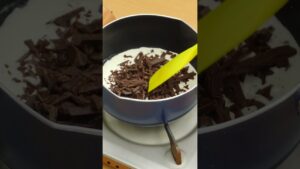 オーブン不要！絶品いちご生チョコタルト【バレンタインに】