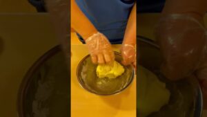 絶対失敗しないメロンパンづくり！