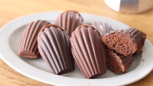 チョコがけマドレーヌの作り方：ダイソーの型で作る