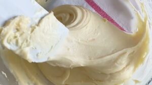 苺が隠れたマフィン作り方🍓すごく簡単にできる！