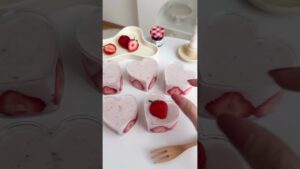 材料4つ いちごフルーチェプリン🍓