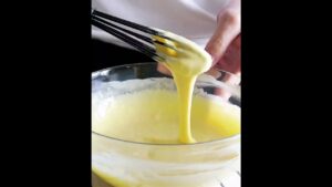 材料3つ！ホットケーキの材料だけ！1番簡単にシフォンケーキ作ってみました🤭🤎