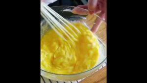 もちもち濃厚感！余ったお餅でバスクチーズケーキを作ってみました😳🤍