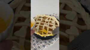 自分で作るアップルパイ美味しかった🍎🤍
