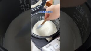 クリスマスにピッタリなスーパーカップ炊飯器ケーキ