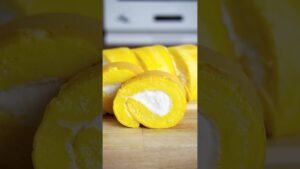 材料4つ！ふわふわロールケーキ作り方！