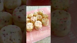 #カラフルチョコスプレークッキー#チョコスプレークッキー#クッキー#クッキーレシピ#簡単レシピ#材料4つ #かんたんおやつ #プレゼントにおすすめ