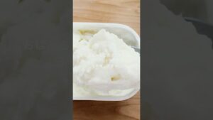 ヨーグルトアイス！混ぜて凍らせるだけ！シンプルに美味しい！