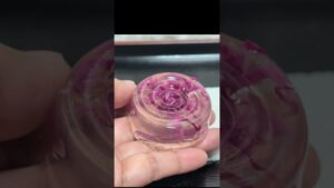 寒天の和菓子を型から外す 失敗しない外し方 錦玉羹 作り 和菓子職人の作り方 食用菊の華やかな錦玉羹 レシピ詳細はキャプション