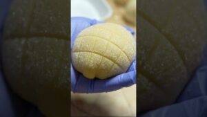 おうちで焼きたて！サクサクふわふわ本格チョコチップメロンパン