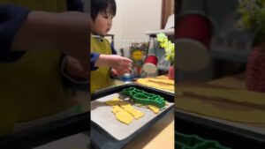 5歳がクッキーで日本地図を作ってみた レシピ無料配布/おうちモンテッソーリ/台所育児#子育て #shorts #おうち時間 #おうちモンテ
