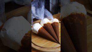 材料2つ！袋に入れて固めるだけ！アイスクリーム作り方！#簡単レシピ #アイスクリーム