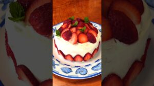 Fluffy Gluten Free Strawberry cake; No butter No oil 🍓🍰米粉で作るショートケーキ　レシピ  #shorts #strawberry