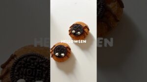 ＼市販のお菓子で／スパイダードーナツ🍩🕷材料は全部ダイソーに売ってたよ◎ #おうちカフェ #ハロウィン #ハロウィンレシピ #お菓子作り